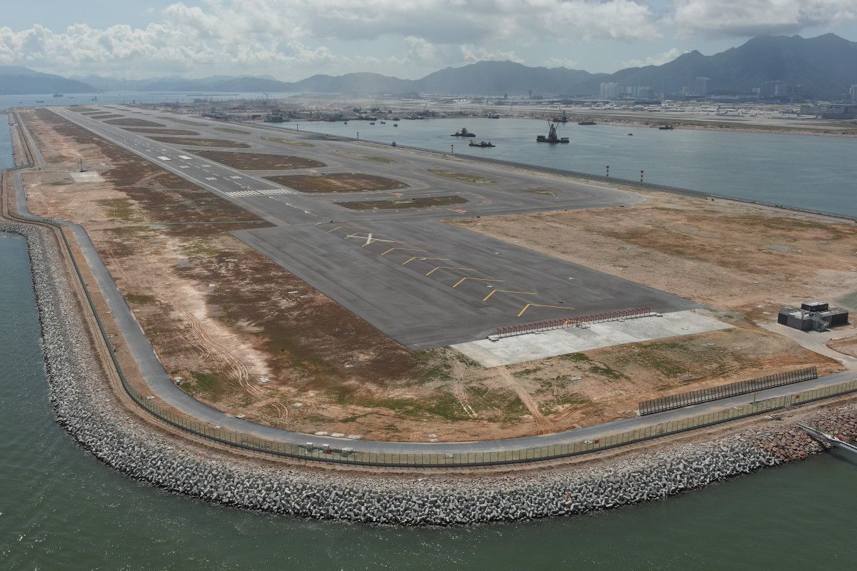 Hong Kong International Airport 3 Runway System China An Accropode